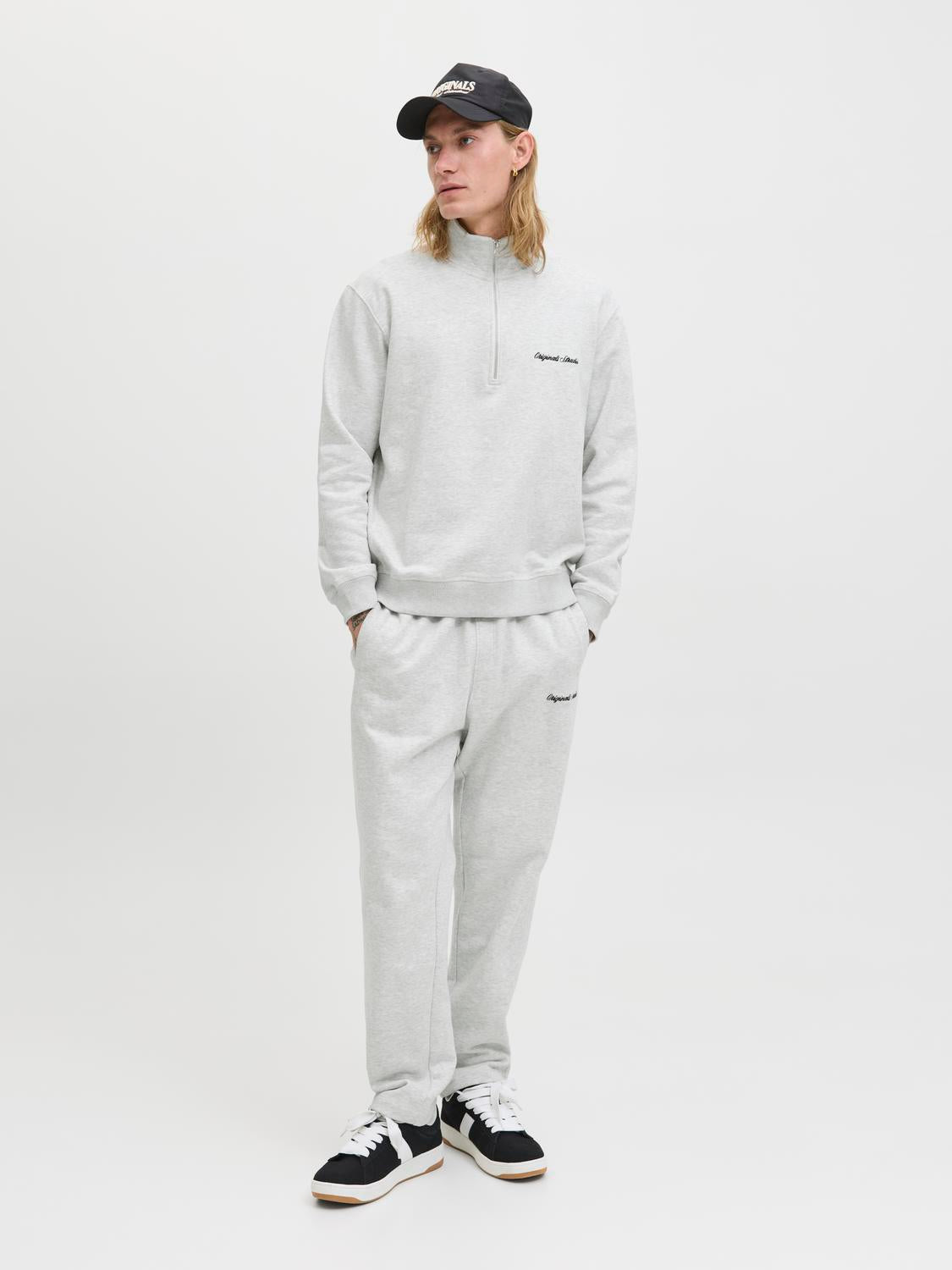 model_shot-front_full